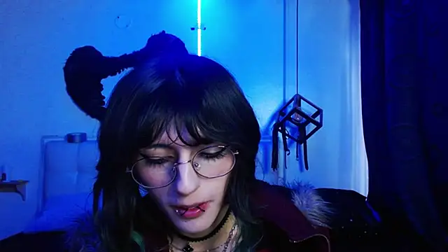 Snapshot of goth_minerva chatting on September 18, 2025, 1:47 pm goth minerva online show from September 18, 2025, 1:47 pm