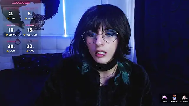 Snapshot of goth_minerva chatting on September 17, 2025, 1:46 pm goth minerva online show from September 17, 2025, 1:46 pm