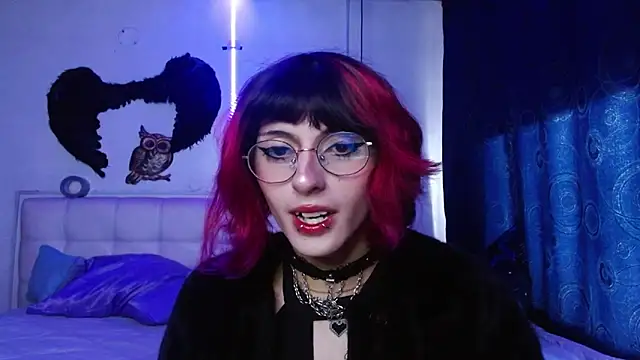 Snapshot of goth_minerva chatting on October 3, 2025, 1:45 pm goth minerva online show from October 3, 2025, 1:45 pm