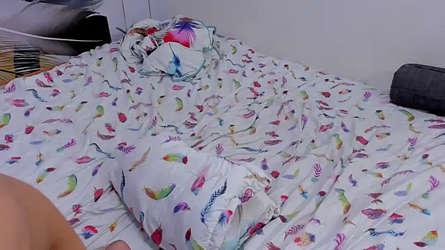 Snapshot of Meneaterss chatting on October 3, 2025, 10:44 pm Meneaterss online show from October 3, 2025, 10:44 pm