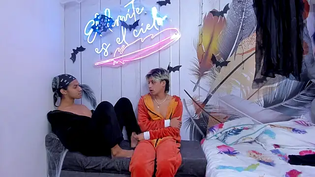 Snapshot of Meneaterss chatting on October 12, 2025, 11:00 am Meneaterss online show from October 12, 2025, 11:00 am