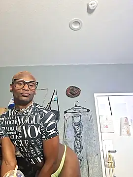 Snapshot of ItsBarbieBitcxxxx69 chatting on October 9, 2025, 5:41 am ItsBarbieBitcxxxx69 online show from October 9, 2025, 5:41 am