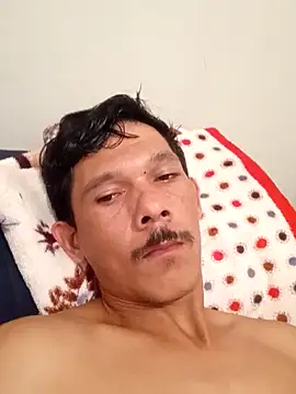 Snapshot of Marcos2402mf chatting on November 10, 2025, 1:32 am Marcos2402mf online show from November 10, 2025, 1:32 am