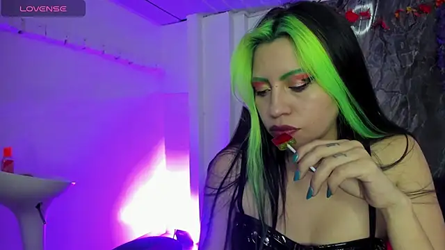 Snapshot of midory_ chatting on October 9, 2025, 3:07 am midory online show from October 9, 2025, 3:07 am