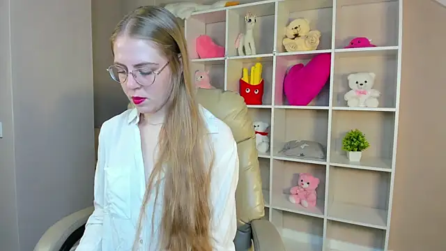 Joann Shermann online show from September 28, 2025, 12:39 am