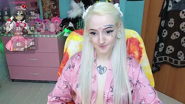Snapshot of Manuela_unicorn chatting on May 15, 2026, 8:29 pm Manuela unicorn online show from May 15, 2026, 8:29 pm