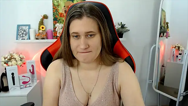 Snapshot of Lucky_Lana chatting on October 10, 2025, 2:45 am Lucky Lana online show from October 10, 2025, 2:45 am