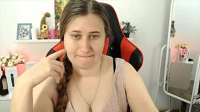 Snapshot of Lucky_Lana chatting on September 21, 2025, 2:39 am Lucky Lana online show from September 21, 2025, 2:39 am