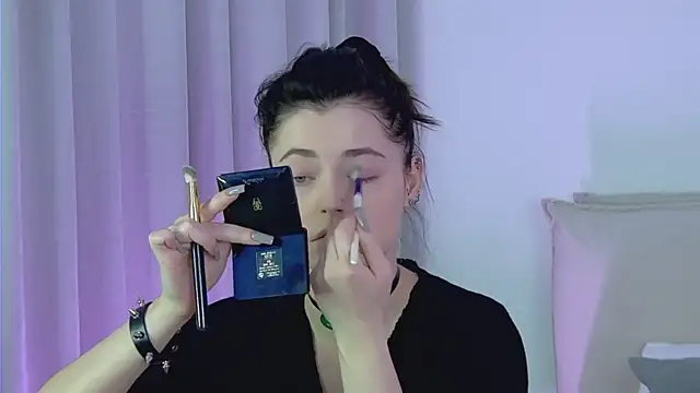 AshleyD  online show from February 8, 2026, 2:42 am