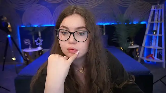 Snapshot of LuxSopphia chatting on September 27, 2025, 5:46 am LuxSopphia online show from September 27, 2025, 5:46 am