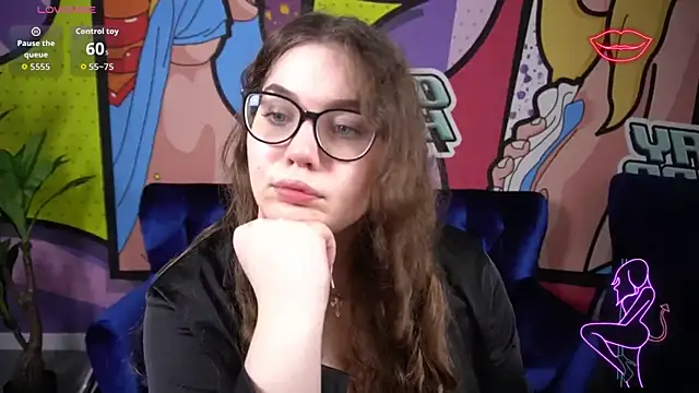 Snapshot of LuxSopphia chatting on October 17, 2025, 5:44 am LuxSopphia online show from October 17, 2025, 5:44 am