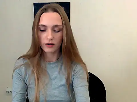 Snapshot of Doll_Angelina chatting on October 8, 2025, 6:04 am Doll Angelina online show from October 8, 2025, 6:04 am