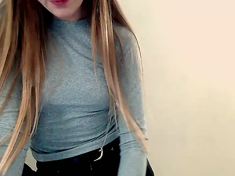 Snapshot of Doll_Angelina chatting on October 23, 2025, 6:01 am Doll Angelina online show from October 23, 2025, 6:01 am