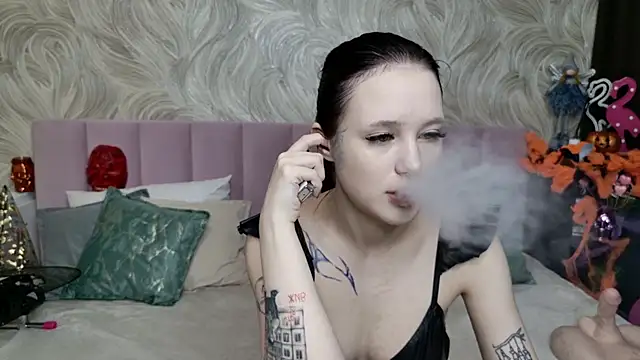 Snapshot of CarolineTenders chatting on October 29, 2025, 1:26 am CarolineTenders online show from October 29, 2025, 1:26 am