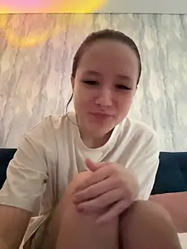 Snapshot of CarolineTenders chatting on October 4, 2025, 2:07 pm CarolineTenders online show from October 4, 2025, 2:07 pm