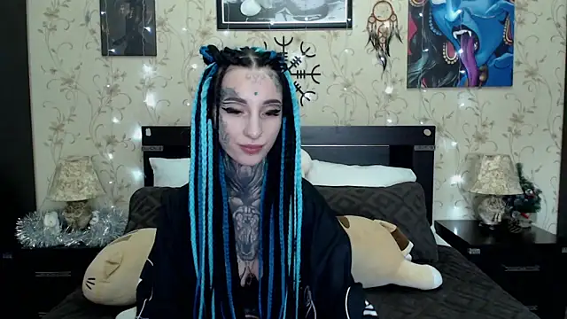 Velvetbat online show from December 14, 2025, 7:03 am