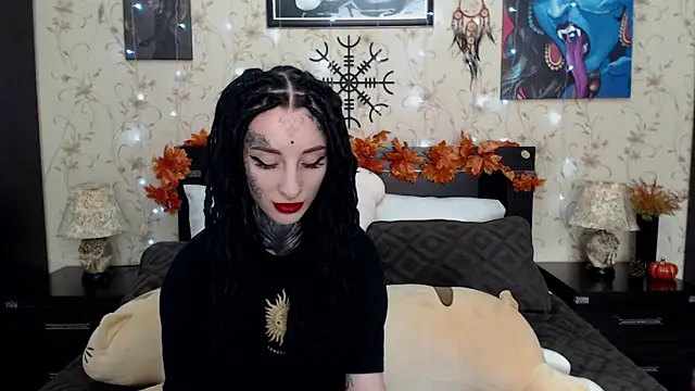 Snapshot of Velvetbat chatting on October 18, 2025, 7:10 am Velvetbat online show from October 18, 2025, 7:10 am