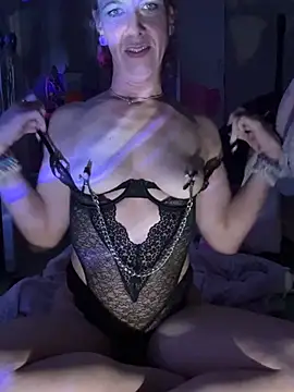 Snapshot of Lilbeezie81 chatting on March 1, 2026, 6:46 am Lilbeezie81 online show from March 1, 2026, 6:46 am