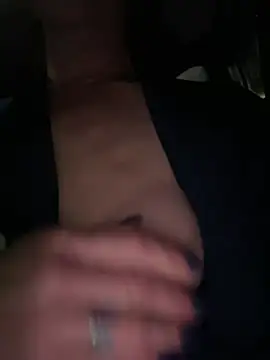 Snapshot of Lilbeezie81 chatting on February 2, 2026, 3:27 am Lilbeezie81 online show from February 2, 2026, 3:27 am