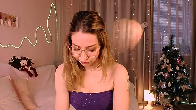 Lilo Sims online show from December 19, 2025, 4:16 am