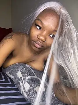 YummyMelanin117 online show from October 17, 2025, 3:32 am