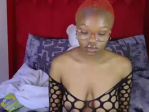 YummyMelanin117 online show from September 18, 2025, 6:05 am