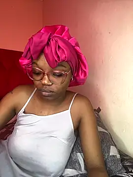 YummyMelanin117 online show from November 19, 2025, 1:44 pm