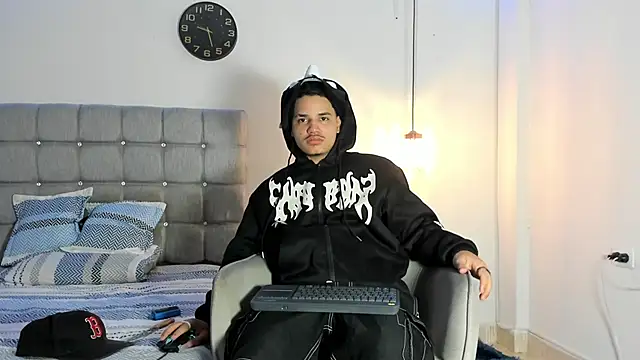 Snapshot of samxx_muscle chatting on October 17, 2025, 3:36 pm samxx muscle online show from October 17, 2025, 3:36 pm