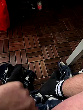 Snapshot of Swiss8700 chatting on November 24, 2025, 2:17 pm Swiss8700 online show from November 24, 2025, 2:17 pm