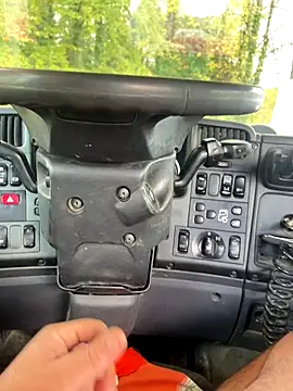 Snapshot of Swiss8700 chatting on October 23, 2025, 1:32 pm Swiss8700 online show from October 23, 2025, 1:32 pm