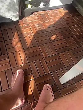 Snapshot of Swiss8700 chatting on September 28, 2025, 1:40 pm Swiss8700 online show from September 28, 2025, 1:40 pm