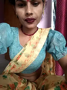 Snapshot of Eshna_Dabral chatting on October 5, 2025, 8:38 am Eshna Dabral online show from October 5, 2025, 8:38 am