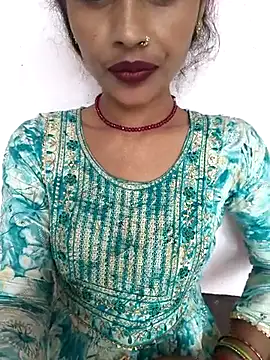 Snapshot of Eshna_Dabral chatting on October 3, 2025, 7:43 am Eshna Dabral online show from October 3, 2025, 7:43 am