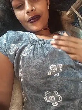 Snapshot of Eshna_Dabral chatting on September 25, 2025, 4:29 am Eshna Dabral online show from September 25, 2025, 4:29 am