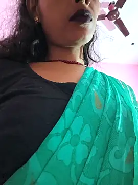 Snapshot of Eshna_Dabral chatting on September 24, 2025, 4:24 pm Eshna Dabral online show from September 24, 2025, 4:24 pm