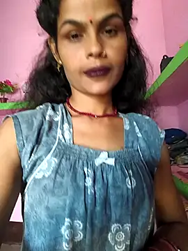 Snapshot of Eshna_Dabral chatting on September 23, 2025, 2:29 am Eshna Dabral online show from September 23, 2025, 2:29 am