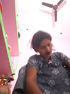 Snapshot of Eshna_Dabral chatting on October 7, 2025, 2:12 am Eshna Dabral online show from October 7, 2025, 2:12 am