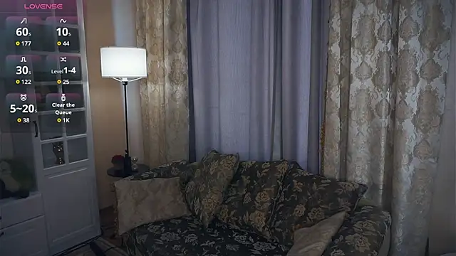 Snapshot of EdytBanns chatting on October 4, 2025, 6:04 am EdytBanns online show from October 4, 2025, 6:04 am