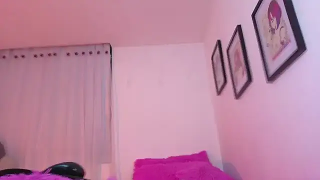 Snapshot of RoseEmy chatting on October 18, 2025, 12:23 am RoseEmy online show from October 18, 2025, 12:23 am