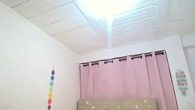 sofia8428 online show from September 24, 2025, 11:10 pm