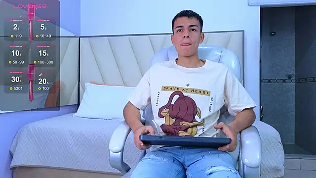 Snapshot of Hotboy21_ chatting on September 23, 2025, 3:24 am Hotboy21  online show from September 23, 2025, 3:24 am