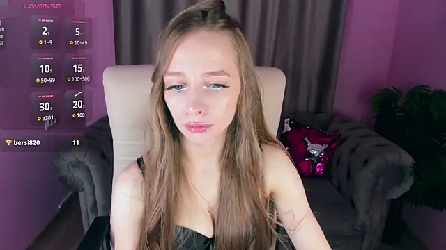 Amy Waynee online show from October 4, 2025, 7:48 pm