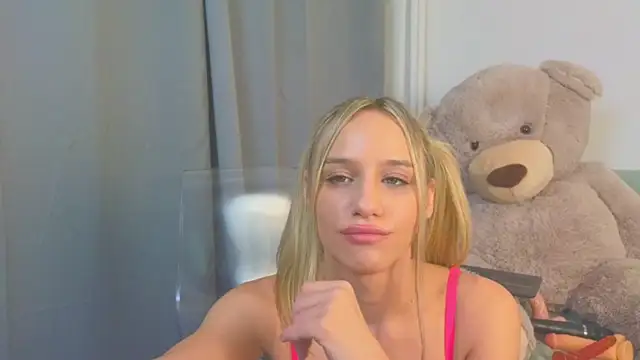 MellisaKim online show from December 1, 2025, 9:15 pm