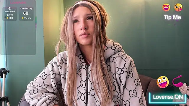 Snapshot of Elaine87_ chatting on September 8, 2025, 7:13 pm Elaine87 online show from September 8, 2025, 7:13 pm