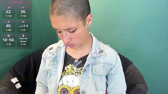 Snapshot of Elaine87_ chatting on September 12, 2025, 8:30 pm Elaine87 online show from September 12, 2025, 8:30 pm