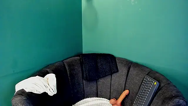 Snapshot of Elaine87_ chatting on October 14, 2025, 8:15 am Elaine87 online show from October 14, 2025, 8:15 am