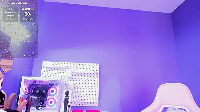 Snapshot of Elaine87_ chatting on September 19, 2025, 8:13 pm Elaine87 online show from September 19, 2025, 8:13 pm