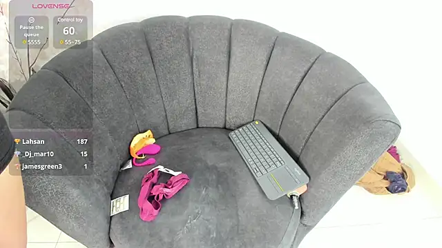 Snapshot of Elaine87_ chatting on March 23, 2025, 2:26 am Elaine87 online show from March 23, 2025, 2:26 am