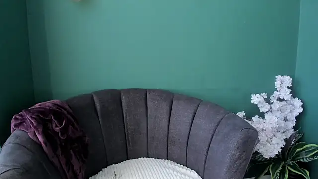 Snapshot of Elaine87_ chatting on September 9, 2025, 7:34 pm Elaine87 online show from September 9, 2025, 7:34 pm