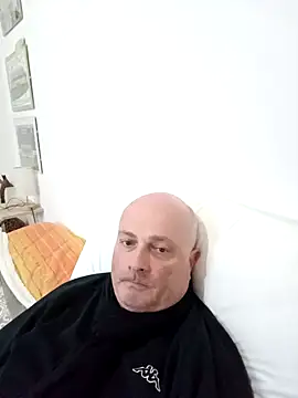 Alexis Bull online show from March 30, 2026, 9:44 am